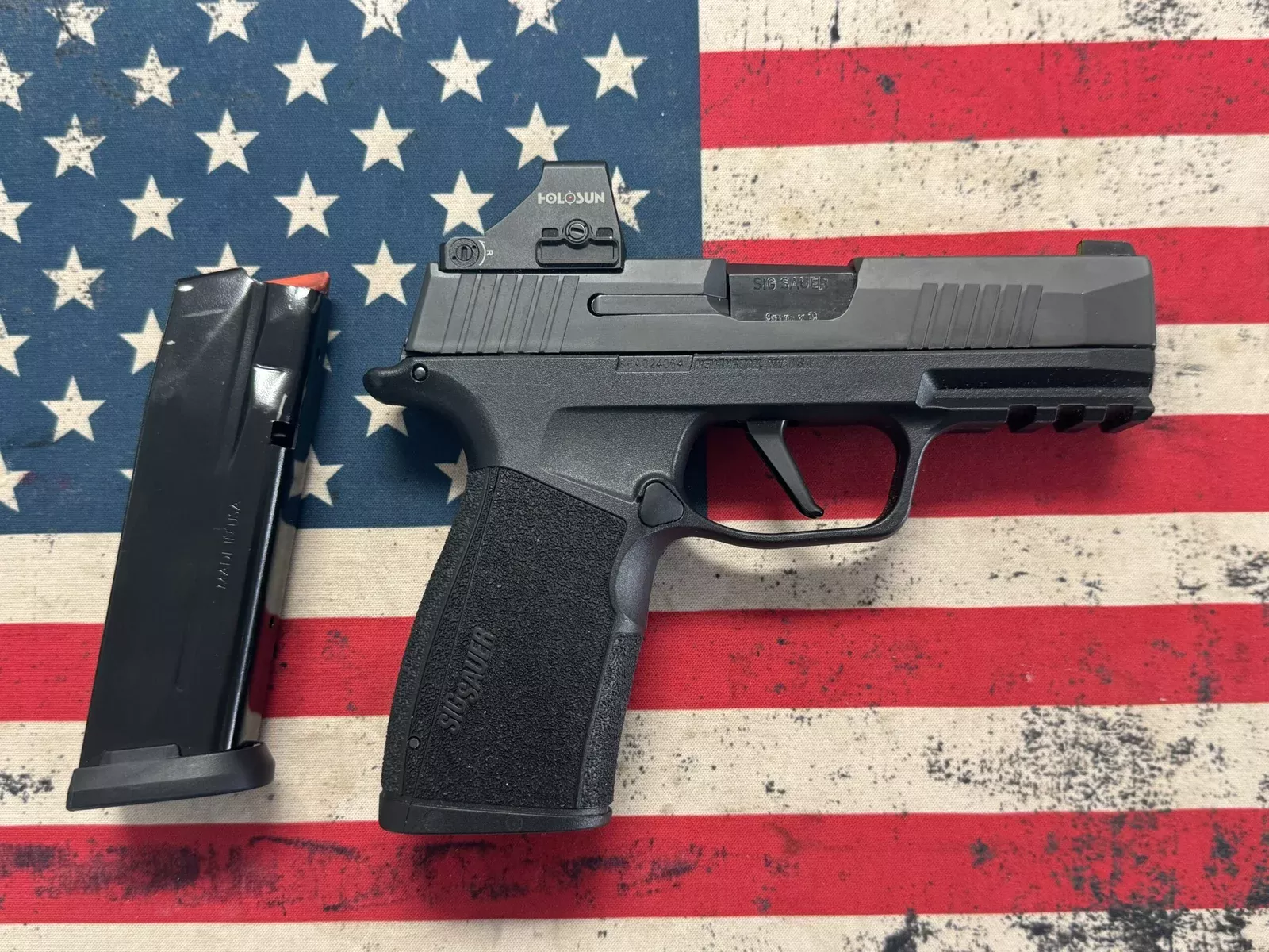 SIG Sauer P365X 9mm with Holosun 407K Red Dot